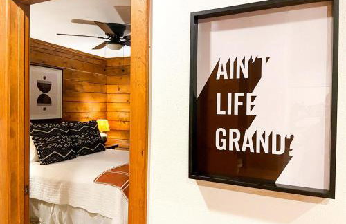 Beautiful Lakeside Rental with Hot-Tub in Igram, Texas, Perfect for Family Glamping Trips - Foto 39