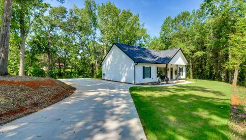 1 Mi to Lake Hartwell Updated Retreat with Patio! - Foto 2