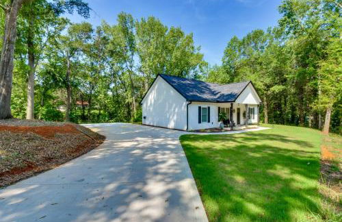 1 Mi to Lake Hartwell Updated Retreat with Patio! - Foto 2