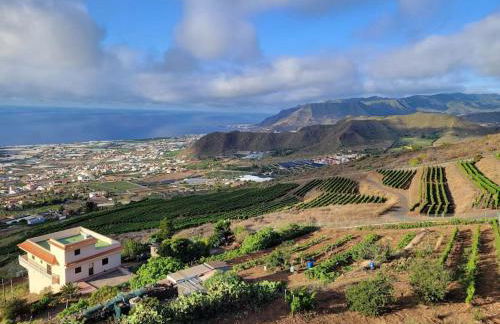 Rural escape w/stunning views, jacuzzi and sauna - Foto 1