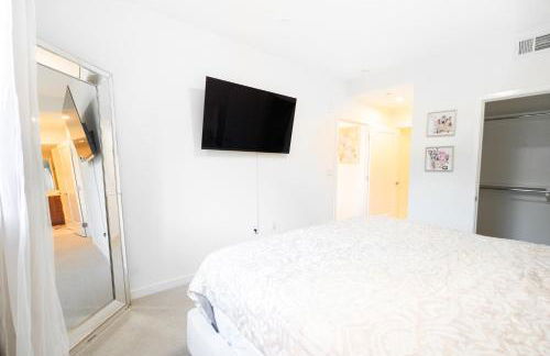 Heart of North Hollywood 2 bed Apt FREE parking, hot tub, pool, gym - Foto 21