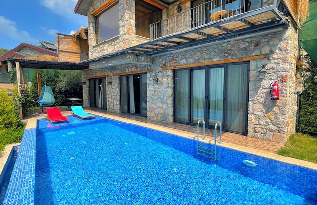 2 Bedroom Private Villa With Infinity Pool and Sea View - Photo 24