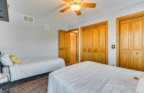 7,000 Sq Ft! Private Rapid City Estate with Pool - Foto 33