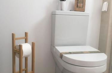 CASA LA PLAYA-CONIL Vacaciones de Lujo en Conil con Todas las Comodidades NETFLIX-HBO-DISNEY-CANALES DE FUTBOL-WIFI ALTA VELOCIDAD-SMART TV 65"-ALEXA - Foto 37