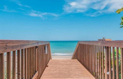 Hutchinson Island BeachFront Heated Pool Balcony Top Floor - Foto 40
