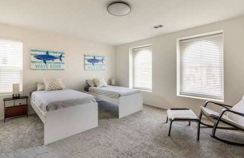 Spacious Modern Home in Sierra Lakes Fontana - Photo 9