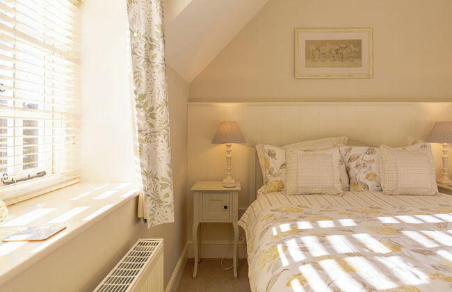 Jasmine Cottage-2BD in Heart of Bourton - Photo 5