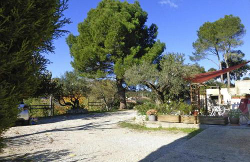 Holiday cottage with private terrace, Bellegarde - Foto 16