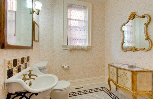 Victorian-Style Cheesman Park Apt - 2 Mi to Dtwn - Foto 16