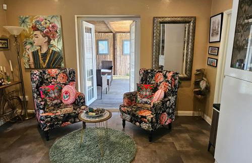 Stunning 4 bed house with huge garden and parking - Foto 13