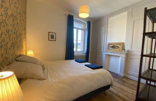 Maison de Charme - 4 Chambres - Courette & Parking Gratuit - Foto 13