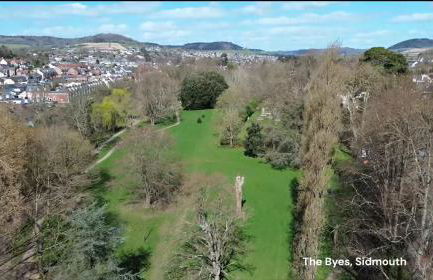 Large detached house near the sea - Photo 21
