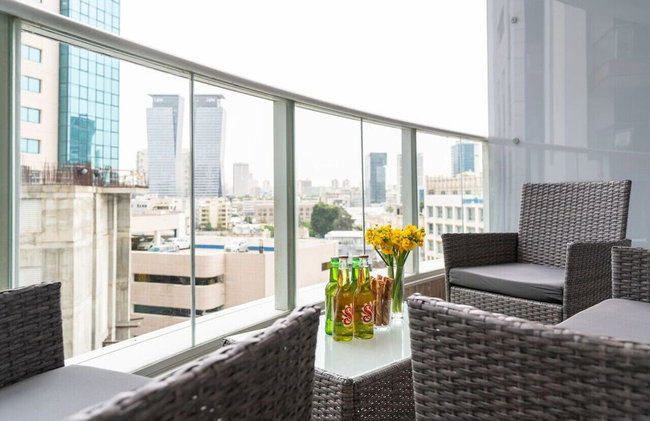 MAMAD - Sunlit Urban Escape with Balcony by Sea N Rent - Photo 38