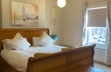 Kezbah 1, 22 the square centre of Dalston village - Photo 1