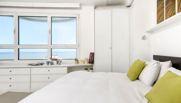 Panoramic Sea View Over Beach w Balcony - Foto 4, Habitación