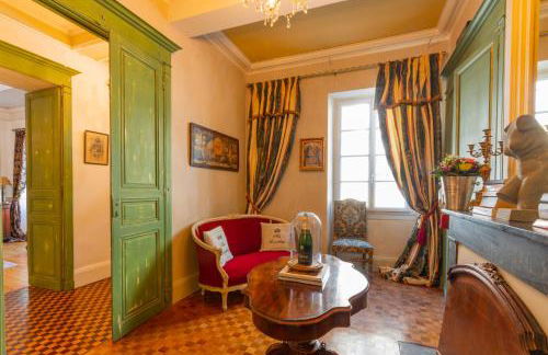 CHAMPAGNE HOUSE- Oasis de luxe & de charme - coeur de ville - 10-12 pers - piscine, cuisine d'été, patio, bar & piano - Photo 13