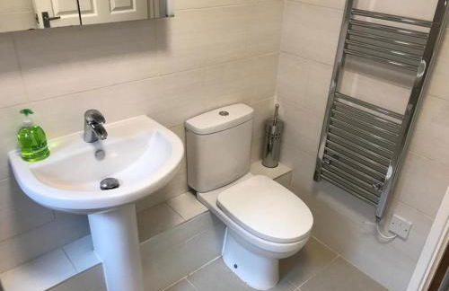 EasyRest Spalding - 4 Beds & Free Parking - Central & Modern Open Plan Apartment - Convenient Location - Foto 8