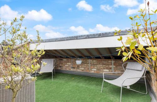 The Terrace - Beautiful 1-Bed with Roof Terrace Pass the Keys - Photo 21