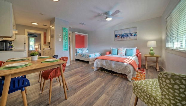 Beach Daze by Avantstay 1 Block to Beach - Foto 5, Habitación