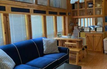 Knotty but Nice-sleeps 6-one minute to lake! - Foto 19