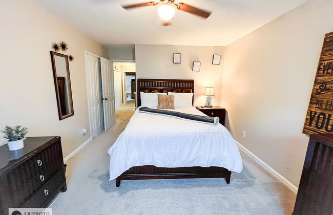 4 - Bed home, w/ Cali King Bed - 12 mins. to DTWN - Photo 8