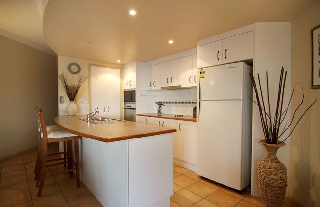 The Mediterranean Beachfront Apartments - Foto 12