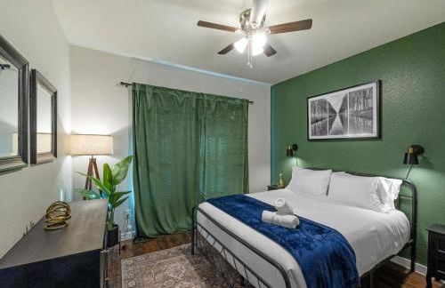 Botanical Oasis near Riverwalk - Sleeps 12 - Foto 14