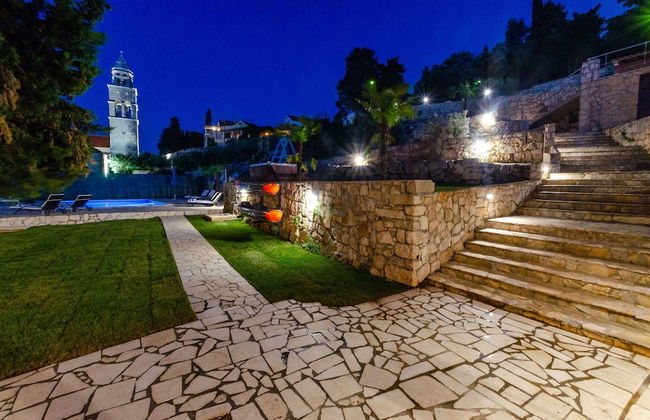 Beachfront Villa Gabriela with Pool - Foto 56