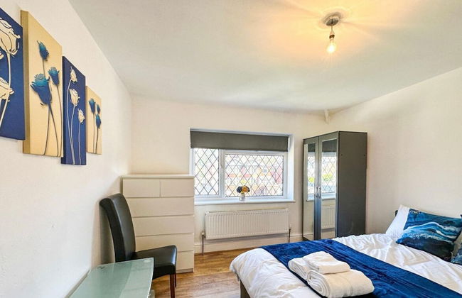 Beautiful Detached Villa - Jacuzzi Bath - Parking - Foto 9