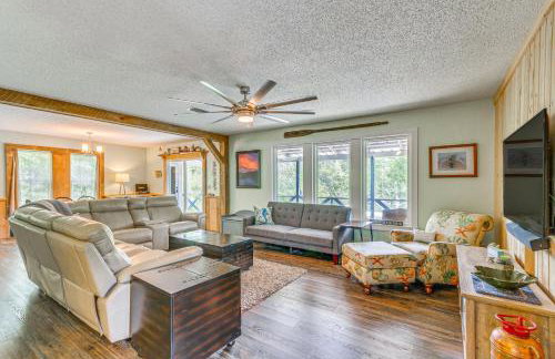 Riverfront Milton Cabin w/ Boat Ramp & Dock! - Foto 3