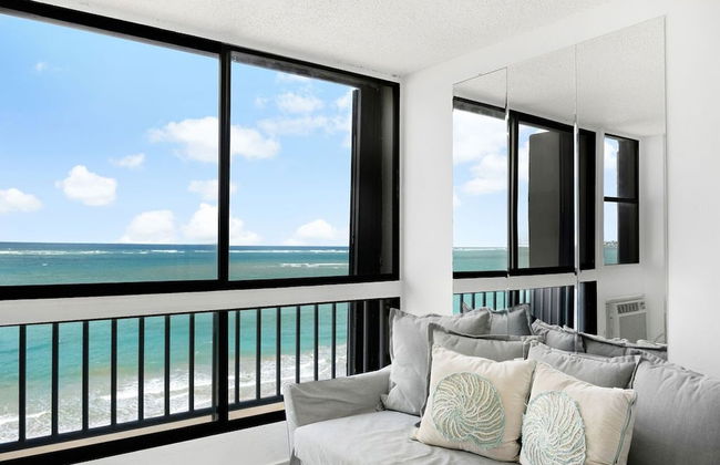 Maria Beach 1BDR Oceanfront Pool Parking - Photo 19