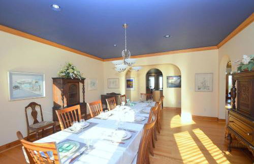 Redbud Keep - Unique Features, Movie Set Decor, Grill, Wifi, Family Friendly, Hiking, Billiard Table, Movie Theater Room, Fireplace, Golfing, View, 2 King Beds - Foto 21