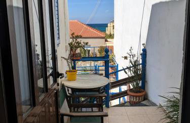 2-Bedroom Blue & White House with Garden and Beach - Foto 20