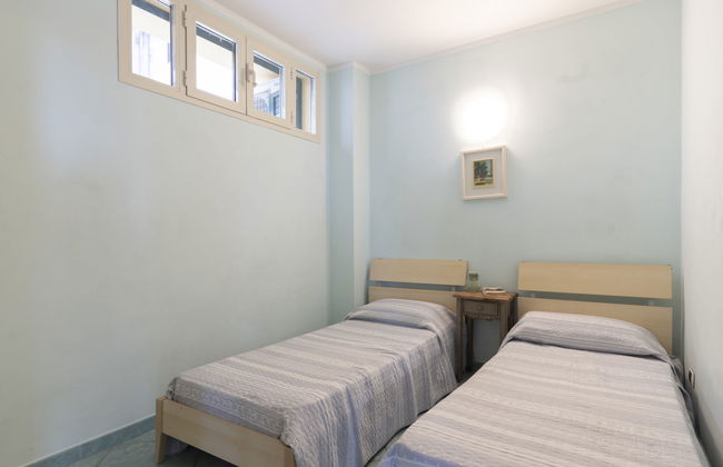 3 bedroom House in Cipressa with garden and terrace - Photo 17