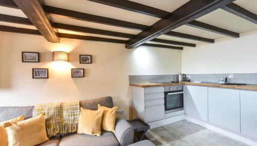 Chatterbox Cottage - Photo 4, stove, pet friendly