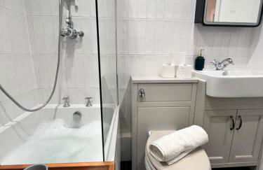 Cozy and Peaceful Apartment with Terrace in Hackney - Foto 27