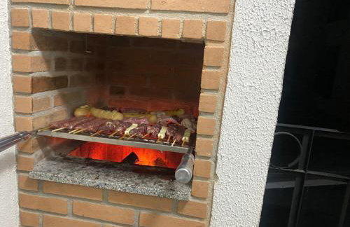 Lindo Ap - CENTRO- piscina, churrasqueira gourmet, maquina lava e seca e wifi roupas cama - Foto 26