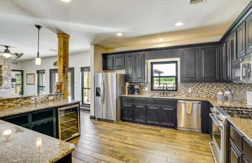 Hot Tub and Fire Pit Possum Kingdom Lake Retreat! - Foto 7