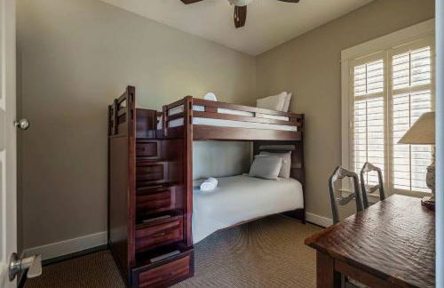 Lake Travis Retreat - 5BR with BBQ & Pickleball - Foto 17