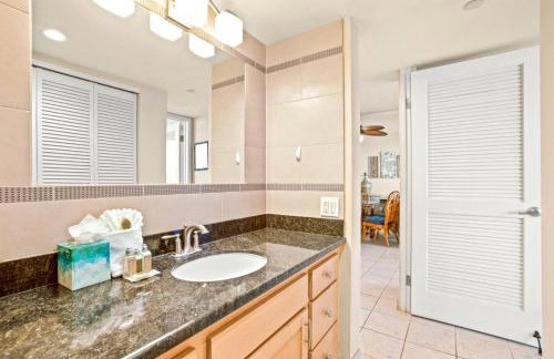 KBM Resorts FREE CAR Valley Isle Resort Oceanfront 5th Floor 2-Bedroom Condo with Stunning views VIR-508 - Foto 34