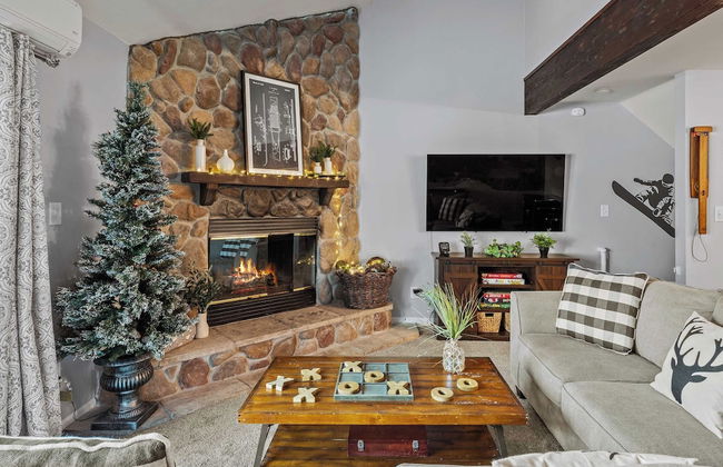 Slopeside Escape by Avantstay Walk to Ski Lifts Arcade Games + Shuffleboard - Foto 8