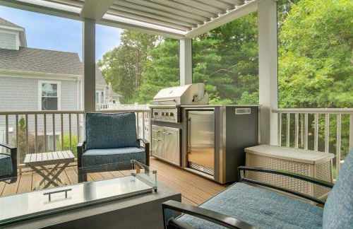 2 Mi to Public Beach! Cape Cod Gem with Fire Pit - Foto 3