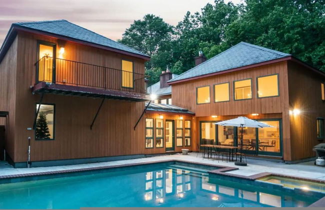 Soleil Manor White Plains - Photo 1