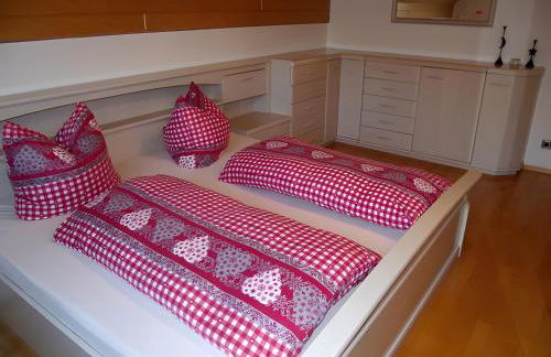 Schwarzwalduhren Nescht Triberg - Foto 28