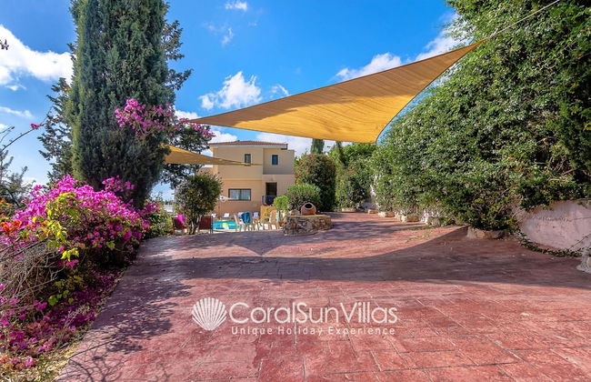 Wonderful Quiet Area, Completely Privacy, Large Private Pool, Colourful Garden - Foto 54