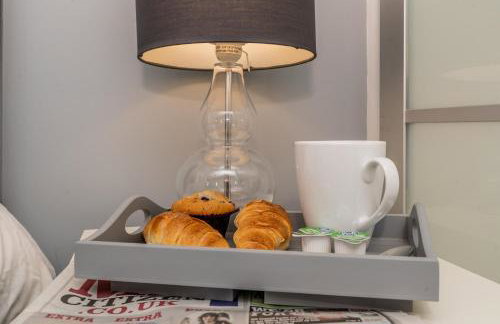 CENTRAL MK- 3Bed, 2 Bath house for LONG TERM CONTRACTOR Stays, free parking for 2 vehicles, DESK & GARDEN space managed by CHIQUE PROPERTIES LTD - Photo 11