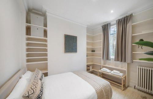 New stylish 3-Bed Pimlico House near Big Ben - Photo 16
