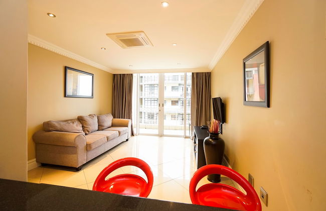 1 Bedroom Luxury Apartment - Photo 17