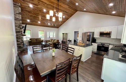 Adventure Cabin with Private Pond Near New River Gorge, Gauley & Summersville Lake - Foto 3