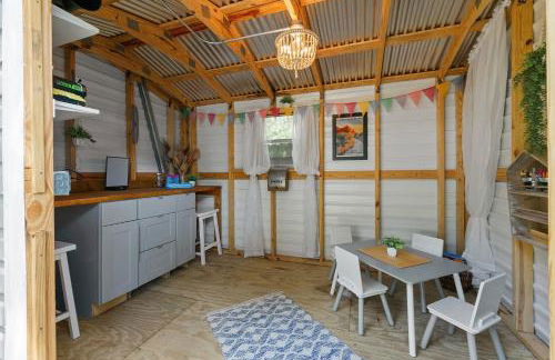 Secret Pool Cabana- Mins to Downtown and Beach - Foto 55